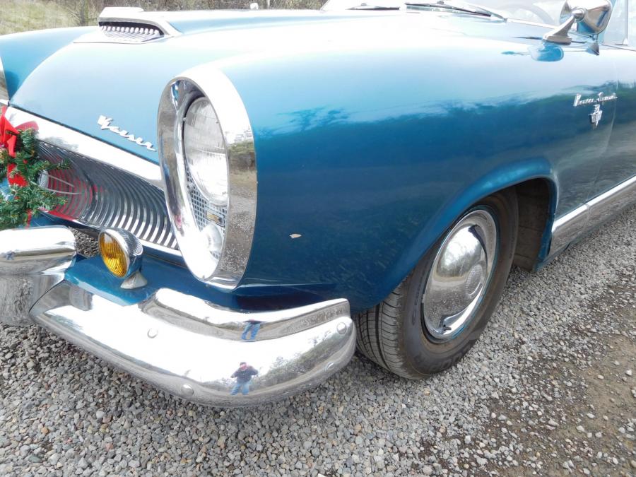 Детали экстерьера Kaiser Special 4-Door Sedan 1954 года  (фото 9 из 47)